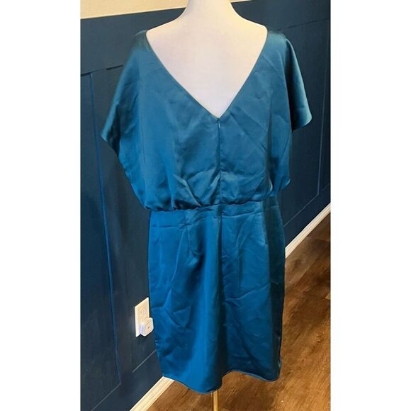 Trina Turk Women's Satin Cocktail Dress - Picture 4 of 9